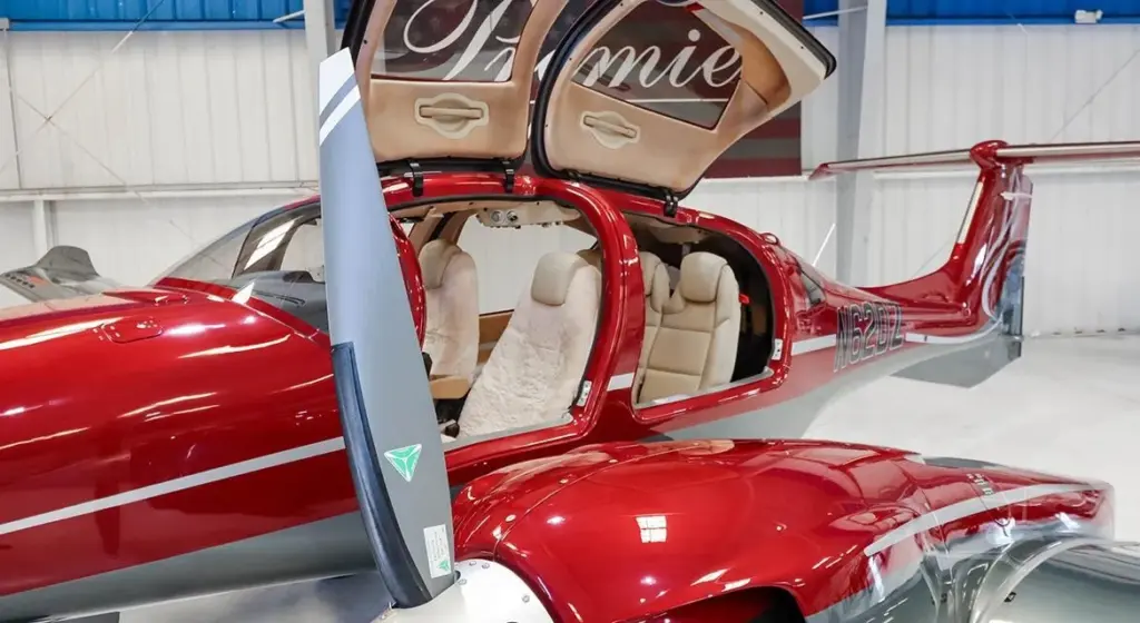 HAUS acquires two Diamond DA62 aircraft.